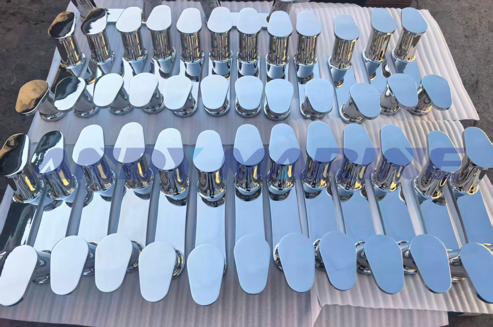 ஆண்டி மரைன் உயர் செயல்திறன் 316 துருப்பிடிக்காத ஸ்டீல் பொல்லார்டை வெற்றிகரமாக வழங்குகிறது